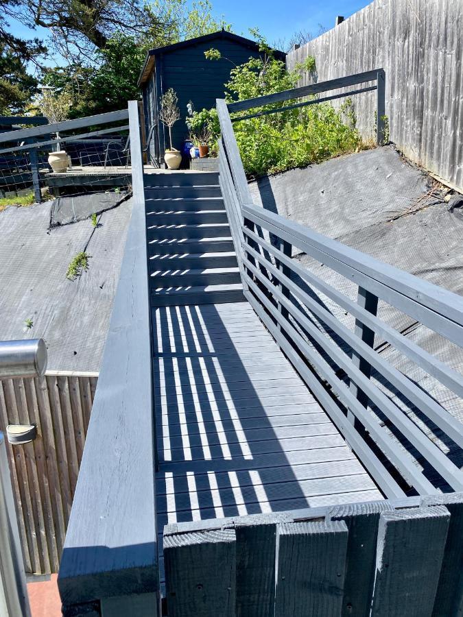Bay View Veranda: Lyme's 3-Story Coastal Retreat Lyme Regis Exterior photo